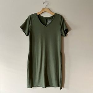 Time and Tru Green Dress Small